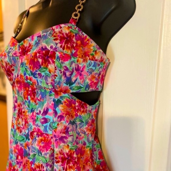 “AMANDA UPRICHARD” Floral & Chain Flared Dress - Picture 6 of 13